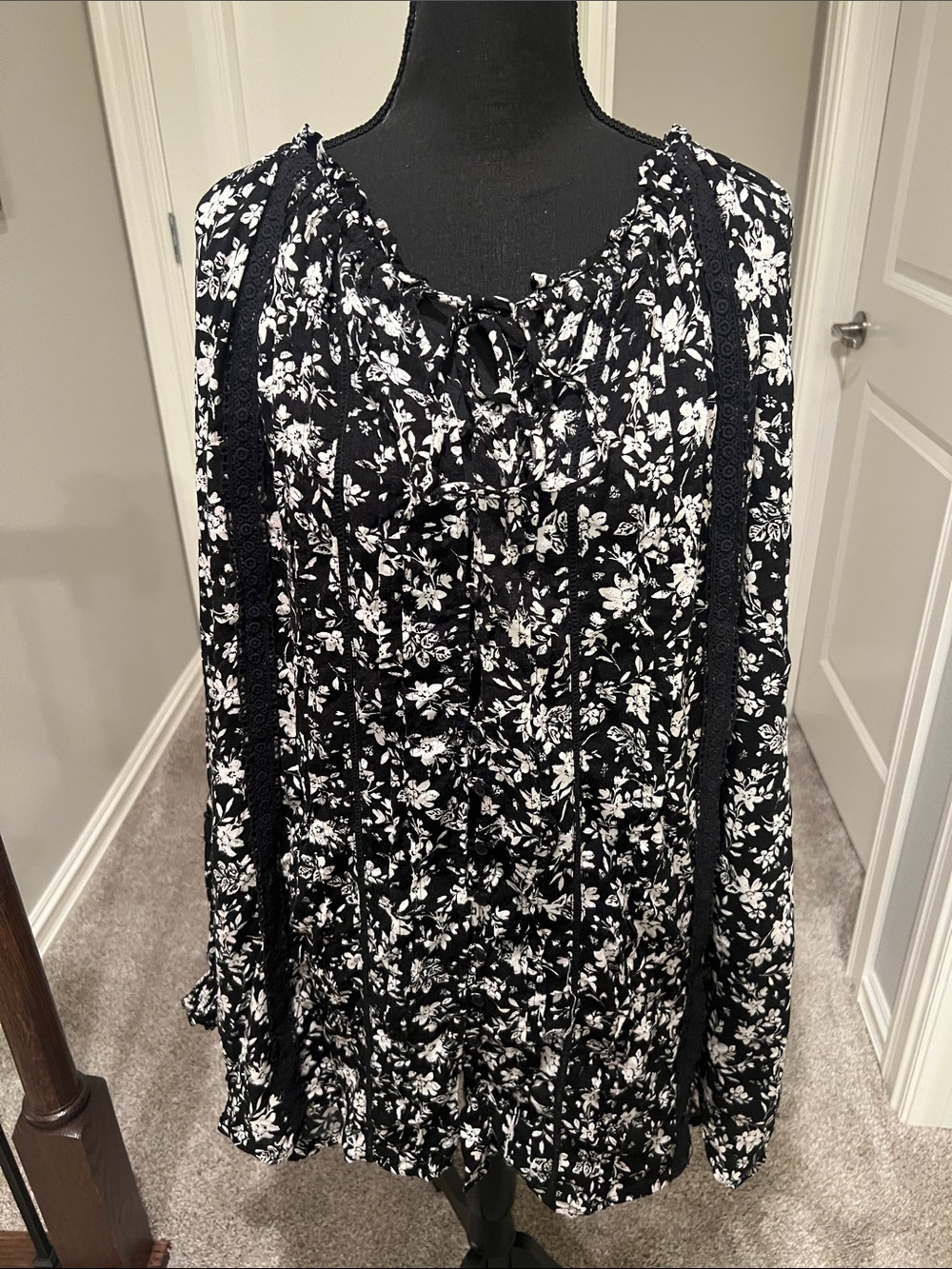Black and White Floral Peasant Tunic with Lace Trim